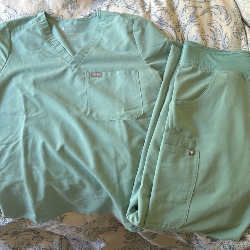 Figs Jade Green Scrub Set